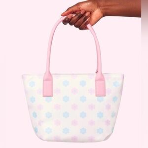 🌟NWT🌟Stoney Clover Lane DISCONTINUED Hello Spring Garden Tote in Sweet Daisy